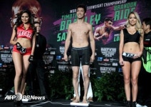 무라타 료타...”한판 싸울 선수가..미인 사이에서 그저 웃기만...”