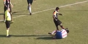 ‘얼마나 심했길래?’  반칙 축구선수에 살인미수죄…