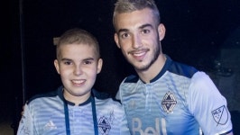 암 이겨낸 축구팬 소년이 받은 ‘엄청난 선물’ 화제