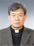 대구가톨릭대 신임 총장에 신학대 교수 김정우 신부