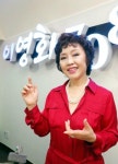 80년대 톱가수 이영화 씨 "부산에 살면서 노래 인생 다시 시작해요"