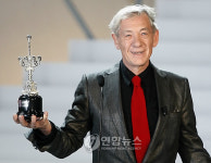 영국배우 이안 멕켈런경