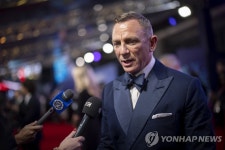 런던 영화제 시사회 참석한 대니얼 크레이그