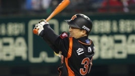 프로야구 롯데, 손아섭과 4억 원에 올 시즌 연봉 계약