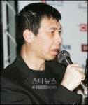 펑 샤오강 감독 "한국 영화인들, 적극적으로 돕겠다"