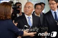 이인제, "문창극, 순결한 언론인 아닌 정치인다운 결정을.."