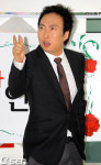 박명수, 트로트 음반 제작자 변신..개그맨 권영기 가수데뷔
