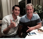 송승헌, 할리우드 전설 멜깁슨과 투샷...‘미소 멋져