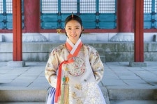 "단아한 중전마마"…이세영, 고운 한복 자태