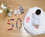 이윤지 딸 라니, 동생 소울 탄생 50일 기념 포토존 완성..동생 ♥ 듬뿍