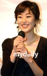 영화배우 김효진, 3년만에 마이크 잡아