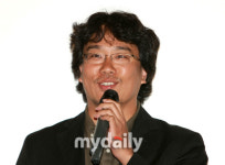봉준호 "아오이 유우, 천상 영화배우였다"