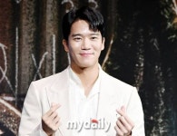 하석진, 김사랑과 함께한
