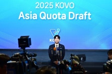 ‘코치 폭행 혐의’ 김종민 도로공사 감독 “말다툼 있었지만 왜곡된 부분 많아”