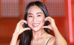 그레타 리, 시원시원한 미소