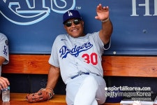 "김혜성 90% 정도 회복됐다" 에드먼 부상에도 로버츠가 끄떡 없는 이유