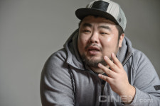 <소통과 거짓말> <해피뻐스데이> 이승원 감독·배우 김선영, 장선, "함께 고생한 배우들과 최대한 지속적으로...