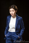 배우 심은경(사진)이 일본영화 <블루 아워>로 제34회 다카사키 영화제에서 최우수여우주연상을 공동 수상했다 ...
