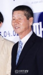 ‘야신’ 김성근 감독, 고양 원더스 소재 영화 ‘파울볼’ 시사 참석 “영화 처음부터 끝까지 울었다”