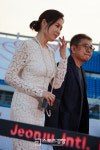 문소리 “감독님 감독님 이야기 민망하다. 당분간 연기하게 해주세요”