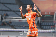 강수일, 도핑테스트 양성 반응으로 슈틸리케호 하차