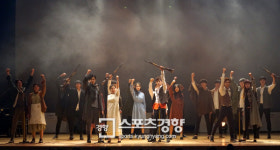 뮤지컬 공연에 교수 독창까지… 입시설명회 맞아?