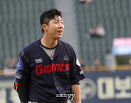 나균안 말고도 포수 미트 내려놓은 선수가 있다…이정훈의 다짐 “즐거운 야구”