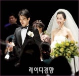 멋쟁이 의사와 1년 열애, 결혼으로 결실 맺은 염정아