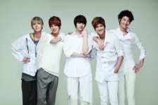 초신성, 일본에선 인기 절정? 2년만에 한국 컴백