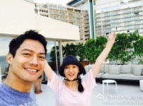 "알로하" 배우 저우쉰, 남편과 하와이 여행
