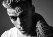 미소년 팝스타→포르노배우... 아론 카터 누구?