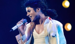 마이클 잭슨 부활한 줄…싱크로율 100% 조카, 전기 영화 예고편서