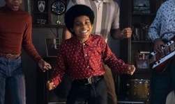 마이클 잭슨 부활한 줄…싱크로율 100% 조카, 전기 영화 예고편서