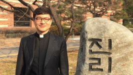 불교 강의하는 신부 "분쟁은 서로 이해 못해 생기죠"