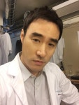‘다작요정’ 배성우, 연극 ‘클로저’ 공연 근황 공개