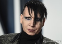 록스타 메릴린 맨슨, 성폭력 증거 부족에 불기소