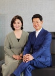 만수돌침대, 배우 이진우, 이응경 부부 전속모델 체결
