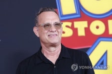 톰 행크스·리타 윌슨, 코로나19 확진 판정…할리우드 배우 중 최초 [엑