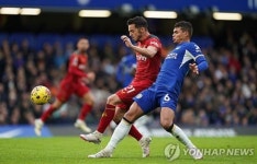 36살 EPL 데뷔→첼시 주전