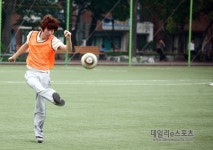 KT-SK텔레콤 통신사 친선 축구경기 현장스케치