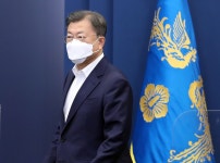 文대통령, 尹측에 또 메시지 “2030년 온실가스 40% 감축, 해내야”