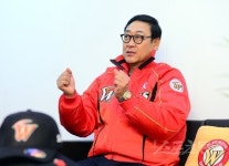 김용희 감독 “김 코치 부친이 내 선수은퇴 만류, 김경기 현역 은퇴땐 내가 말렸지”