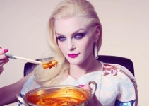 TOP모델 제시카 스탐, 패셔너블 한식 먹방 화제