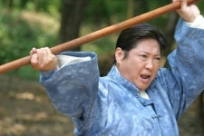 中 배우 홍금보, 42살 연하 여대생과 스캔들