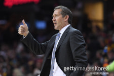 NYK 호너섹 감독 "트라이앵글 원하는 FA 있을 것"