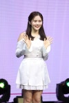 ‘컴백’ 오마이걸 “4년간 차근차근 성장…희망주는 가수 되고파”