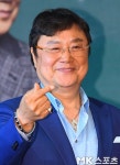 남진, 나이 부터  `한국의 엘비스 프레슬리`로 불리우는 이유는?