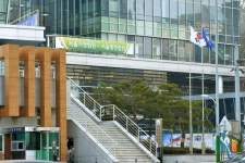 2억원 주고 딸 교사로 취직시킨 고교 교사 “해임 정당하다”