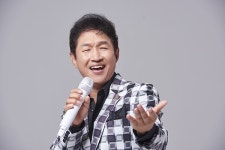 가수 김범룡, 아들 쟈나탄과 함께