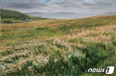 홍기선 고려대 명예교수 탈북대학생 위한 전시회 열어